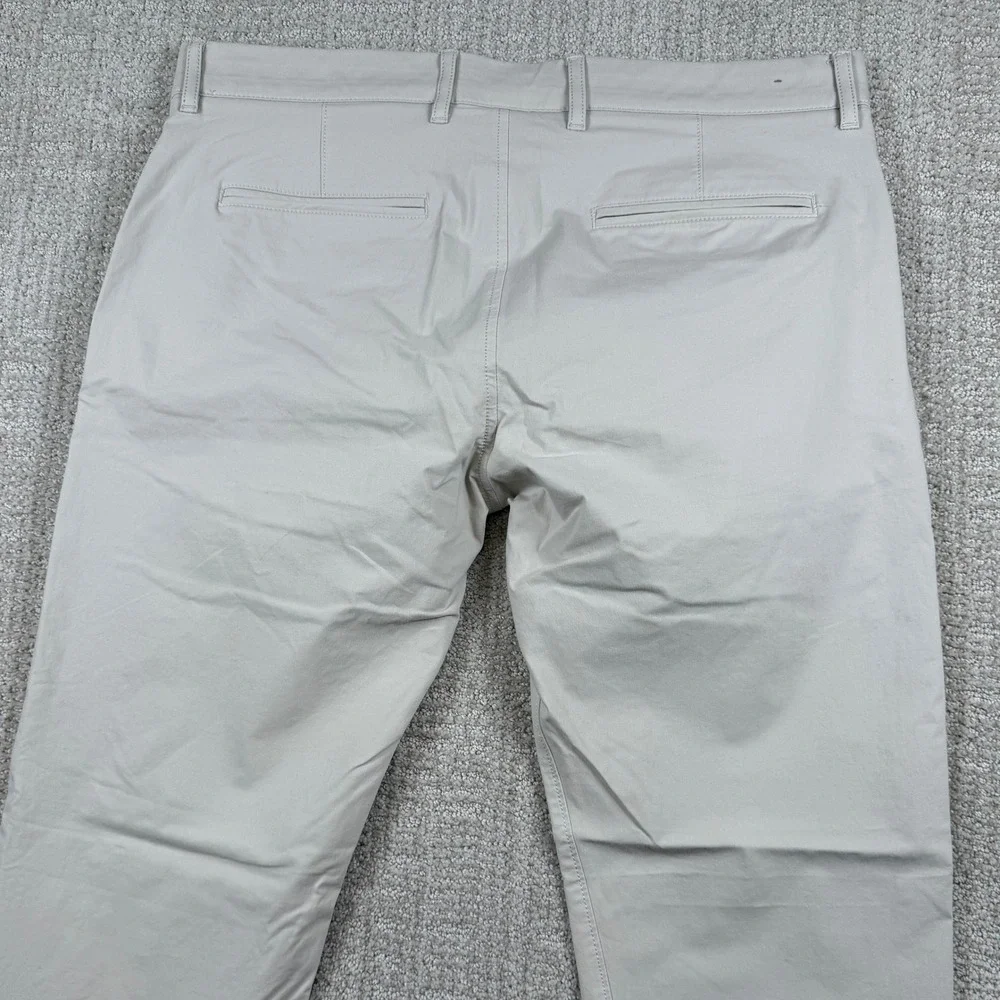J Crew Mens 33x32 (Actual 33x30) Beige Tech Pant Stretch Performance Chino